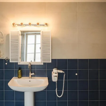 Wanderlust Boutique B&B 3*